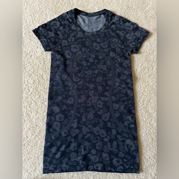 lululemon dappled floral swiftly tech *rare color* - Picture 1 of 5